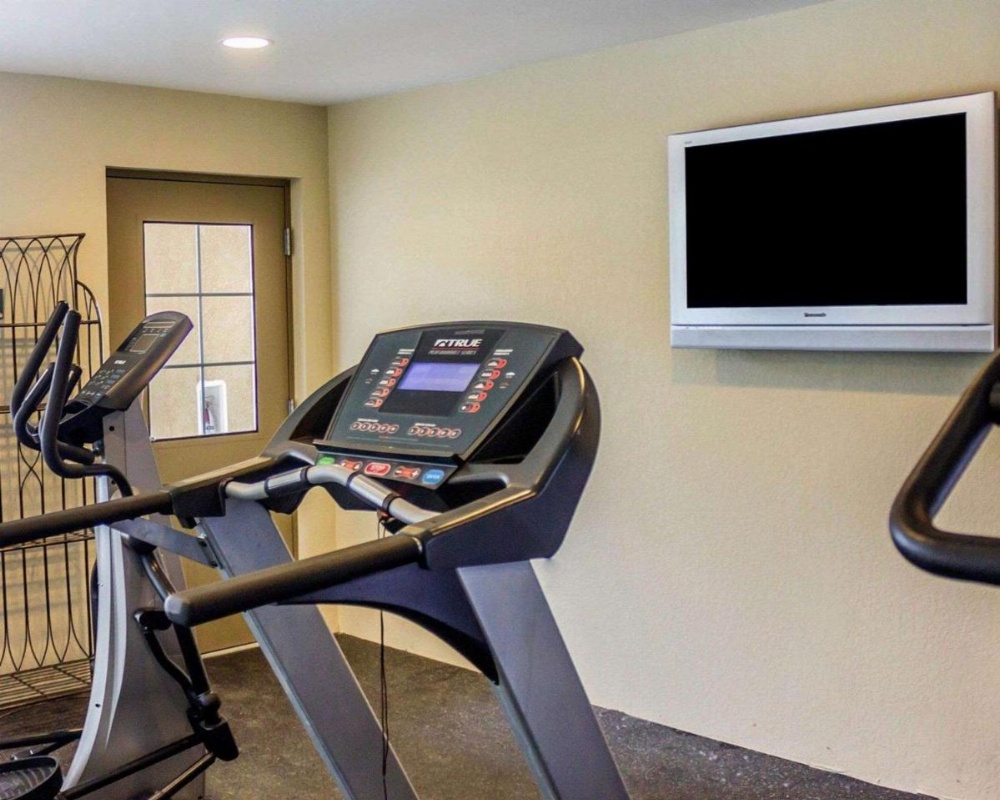 Quality Inn Waterbury Image 10