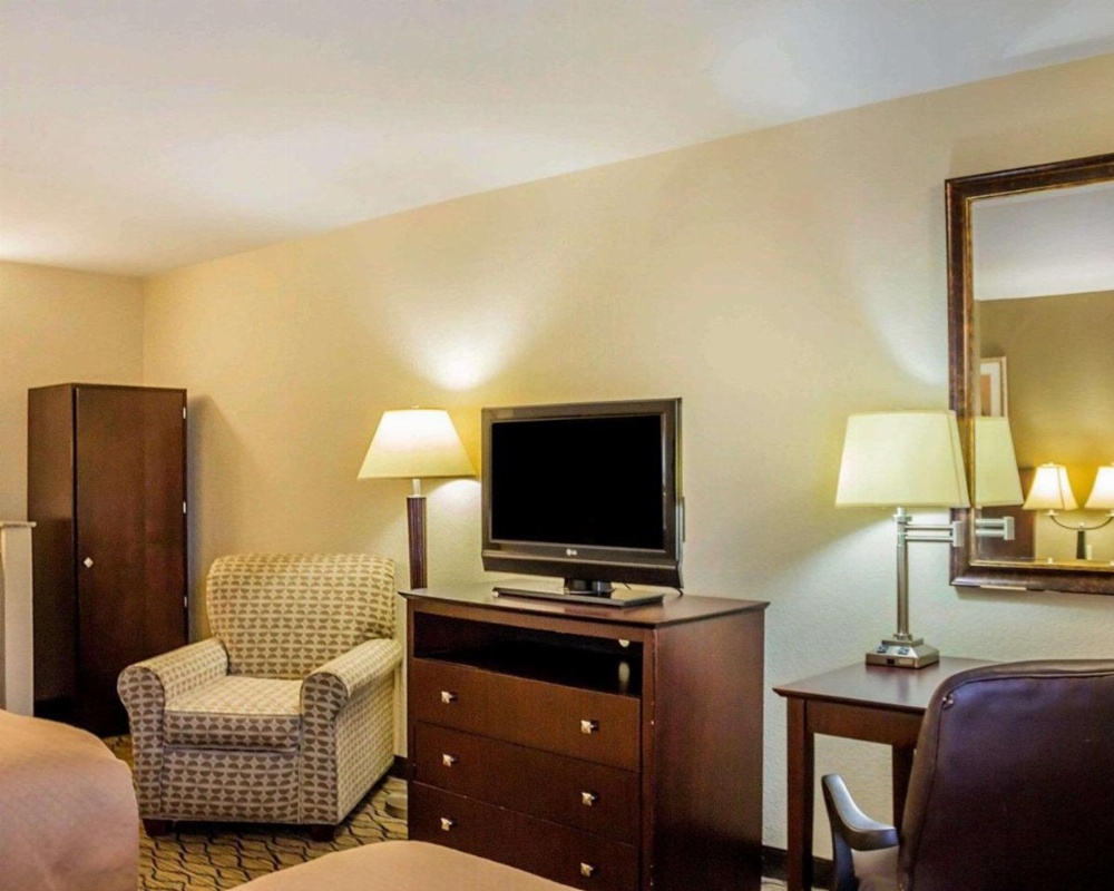Quality Inn Waterbury Image 16