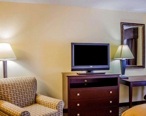 Quality Inn Waterbury image 23
