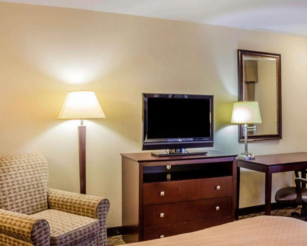 Quality Inn Waterbury Image 6